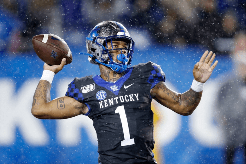 LEXINGTON, KY - OCTOBER 26: Lynn Bowden Jr. #1 of the Kentucky Wildcats passes the ball against the Missouri Tigers in the second half of the game at Kroger Field on October 26, 2019 in Lexington, Kentucky