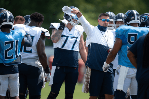 ennessee Titans head coach Mike Vrabel gives instructions to his players during practice at Saint Thomas Sports Park Wednesday, Sept. 9, 2020 Nashville, Tenn. Nas Titans 0909 004
