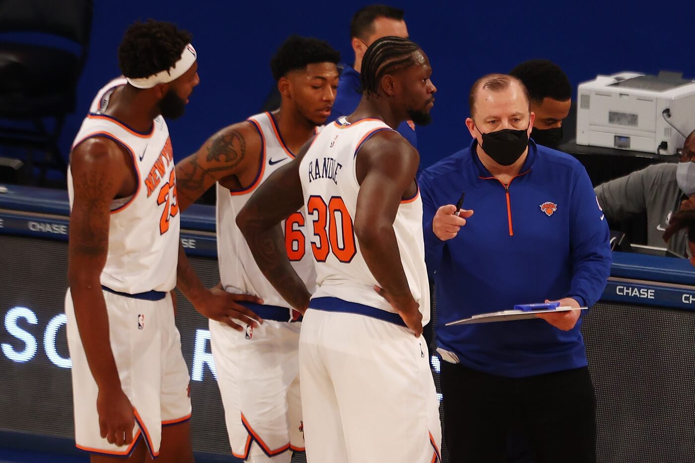 Feb 7, 2021; New York, New York, USA; Head coach Tom Thibodeau of the New York Knicks speaks with Julius Randle #30 during the game against the Miami Heat at Madison Square Garden on February 07, 2021 in New York City.
