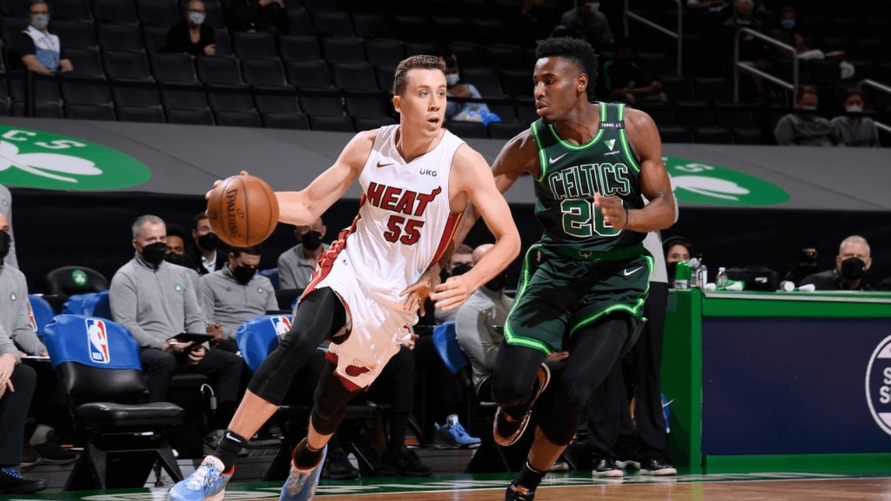 BOSTON, MA - MAY 10: Duncan Robinson #55 of the Miami Heat drives to the basket during the game against the Boston Celtics on May 10, 2021 at the TD Garden in Boston, Massachusetts. NOTE TO USER: User expressly acknowledges and agrees that, by downloading and or using this photograph, User is consenting to the terms and conditions of the Getty Images License Agreement. Mandatory Copyright Notice: Copyright 2021 NBAE (Photo by Brian Babineau/NBAE via Getty Images)