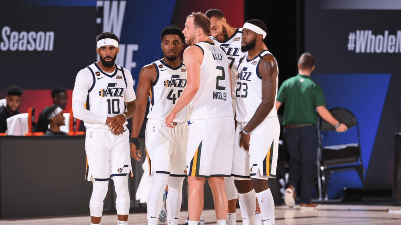 ORLANDO, FL - AUGUST 25: The Utah Jazz huddle up during the game against the Denver Nuggets during Round One, Game Five of the NBA Playoffs on August 25, 2020 at The Field House in Orlando, Florida. NOTE TO USER: User expressly acknowledges and agrees that, by downloading and/or using this Photograph, user is consenting to the terms and conditions of the Getty Images License Agreement. Mandatory Copyright Notice: Copyright 2020 NBAE (Photo by Garrett Ellwood/NBAE via Getty Images)