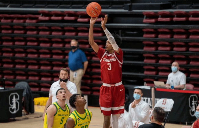 Stanford Cardinal forward Ziaire Williams (3) shoots the basketball against Oregon Ducks forward Eric Williams Jr. (50) during the second half at Maples Pavilion.