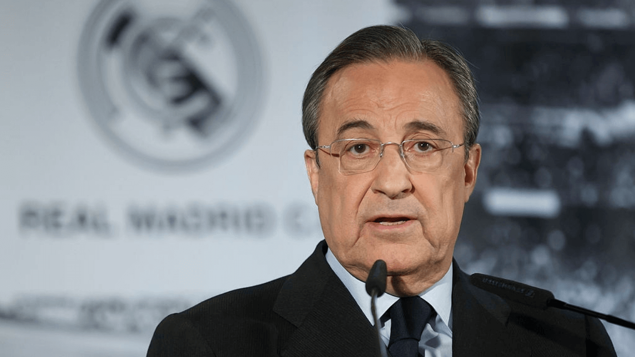 MADRID, SPAIN - MAY 20: Real Madrid president Florentino Perez attends a press conference to announce the departure of head coach Jose Mourinho at the end of the season, at Estadio Santiago Bernabeu on May 20, 2013 in Madrid, Spain. (Photo by Angel Martinez/Real Madrid via Getty Images)