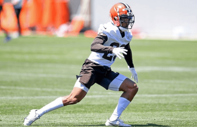 BEREA, OH - JUNE 16: Cornerback Greg Newsome II #20 of the Cleveland Browns runs a drill during a mini camp at the Cleveland Browns training facility on June 16, 2021 in Berea, Ohio. (Photo by Nick Cammett/Diamond Images via Getty Images)