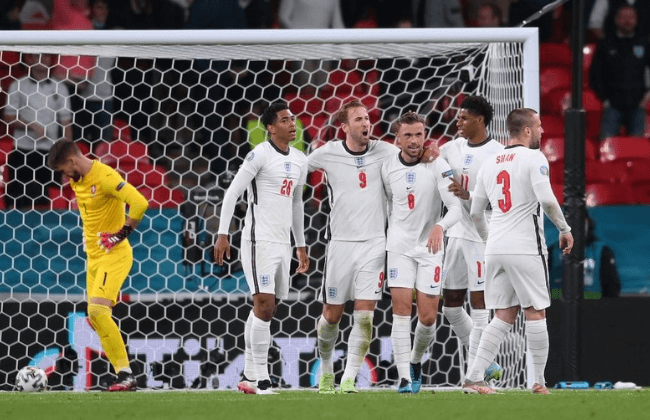 Jordan Henderson of England celebrates scoring a goal which is later disallowed for offside during the UEFA Euro 2020 Championship Group D match between Czech Republic and England at Wembley Stadium on June 22, 2021 in London, England. (Photo by Laurence Griffiths/Getty Images)