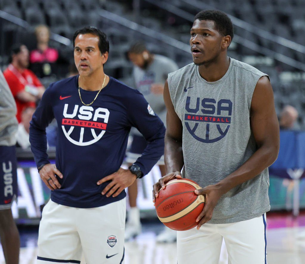 LAS VEGAS, NEVADA - AUGUST 07: Assistant coach Erik Spoelstra and Anthony Edwards #10 of the United States warm up before a 2023 FIBA World Cup exhibition game against Puerto Rico at T-Mobile Arena on August 07, 2023 in Las Vegas, Nevada. (Photo by Ethan Miller/Getty Images)