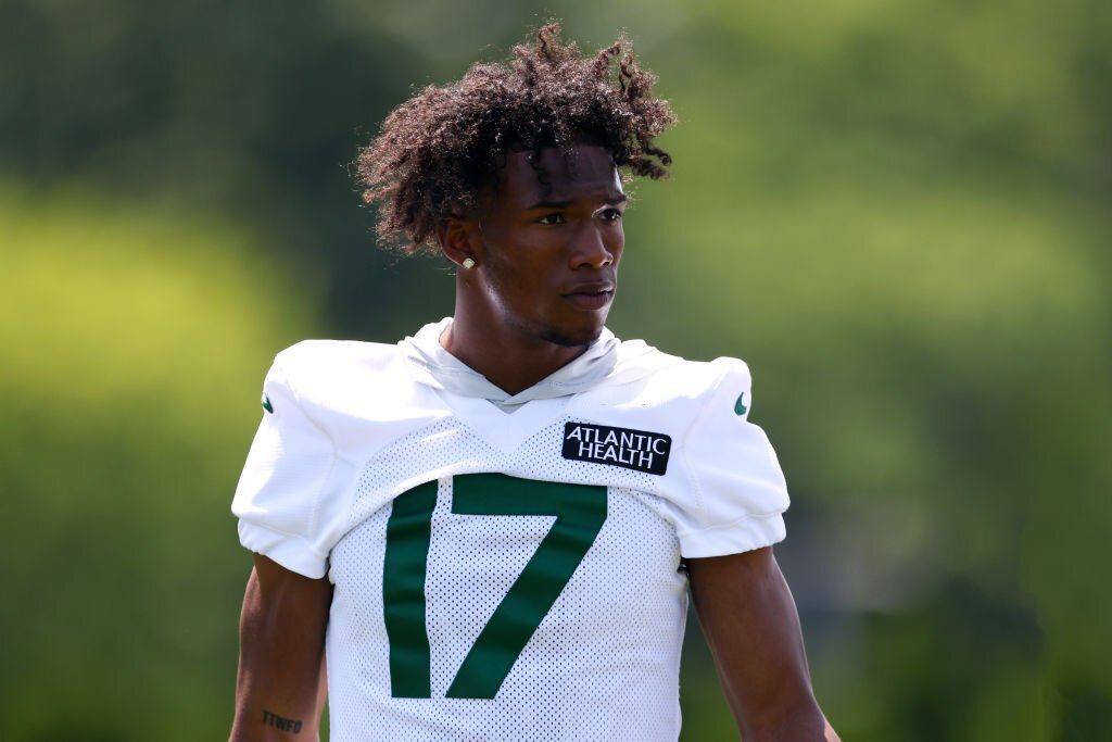 FLORHAM PARK, NJ - JUNE 15: Wide receiver Garrett Wilson #17 of the New York Jets during New York Jets mandatory minicamp at Atlantic Health Jets Training Center on June 15, 2022 in Florham Park, New Jersey. (Photo by Rich Schultz/Getty Images)