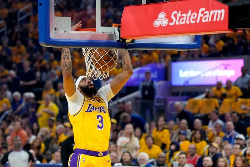 SAN FRANCISCO, CALIFORNIA - MAY 10: Anthony Davis #3 of the Los Angeles Lakers dunks the ball during the first quarter against the Golden State Warriors in game five of the Western Conference Semifinal Playoffs at Chase Center on May 10, 2023 in San Francisco, California. NOTE TO USER: User expressly acknowledges and agrees that, by downloading and or using this photograph, User is consenting to the terms and conditions of the Getty Images License Agreement. (Photo by Thearon W. Henderson/Getty Images)