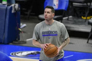 Apr 12, 2021; Dallas, Texas, USA; Dallas Mavericks guard JJ Redick (17) warms up before the game against the Philadelphia 76ers at the American Airlines Center. Mandatory Credit: Jerome Miron-USA TODAY Sports
